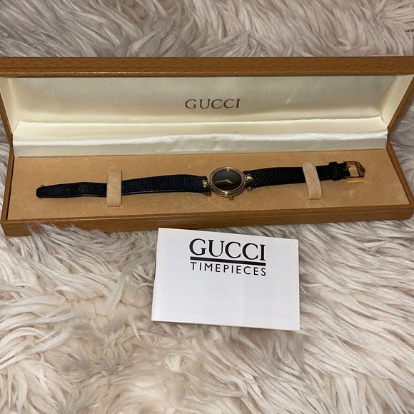 Vintage Ladies Gucci 4500 L Watch - Picture 1 of 9